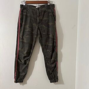 Sundry Camo Joggers red and white stripe down sides bottom zippers Size 26